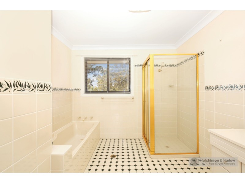 2 Rosecommon Avenue, Armidale NSW 2350