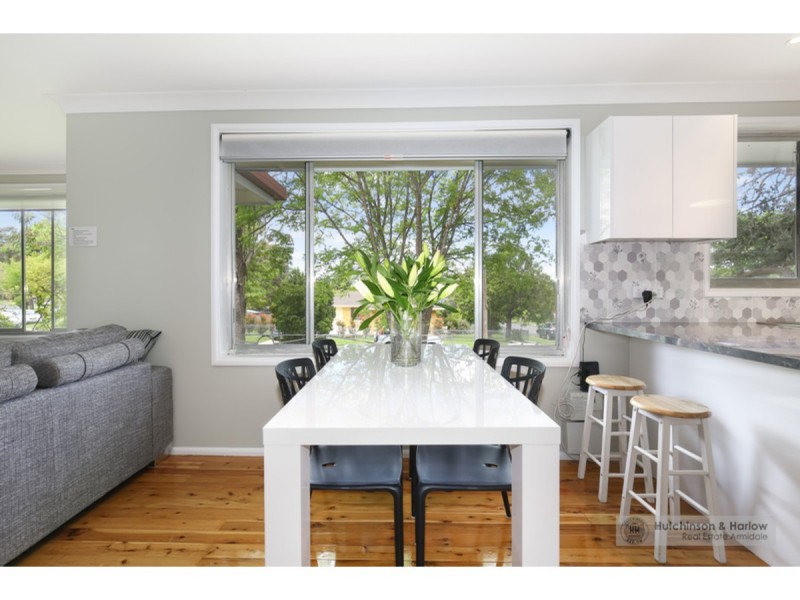 13 Carey Avenue, Armidale NSW 2350