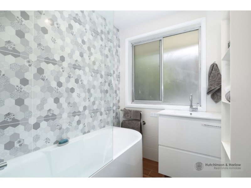 13 Carey Avenue, Armidale NSW 2350