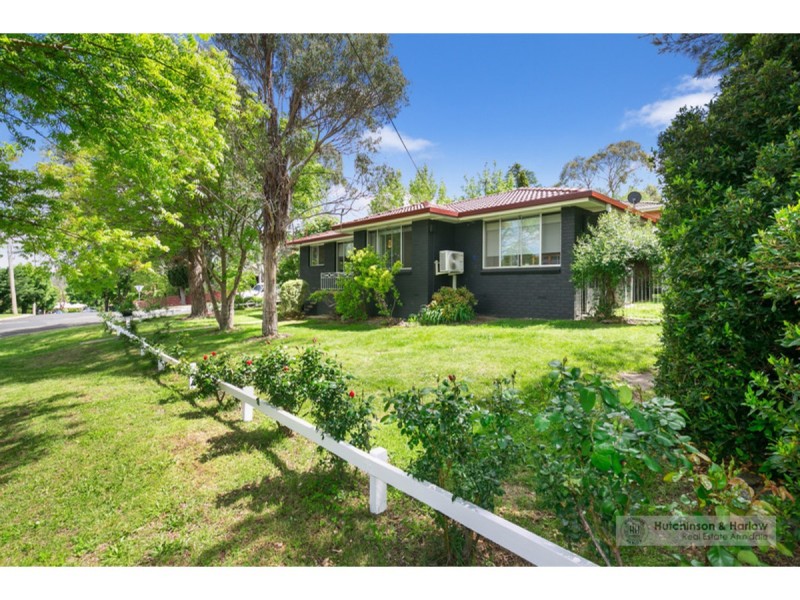 13 Carey Avenue, Armidale NSW 2350