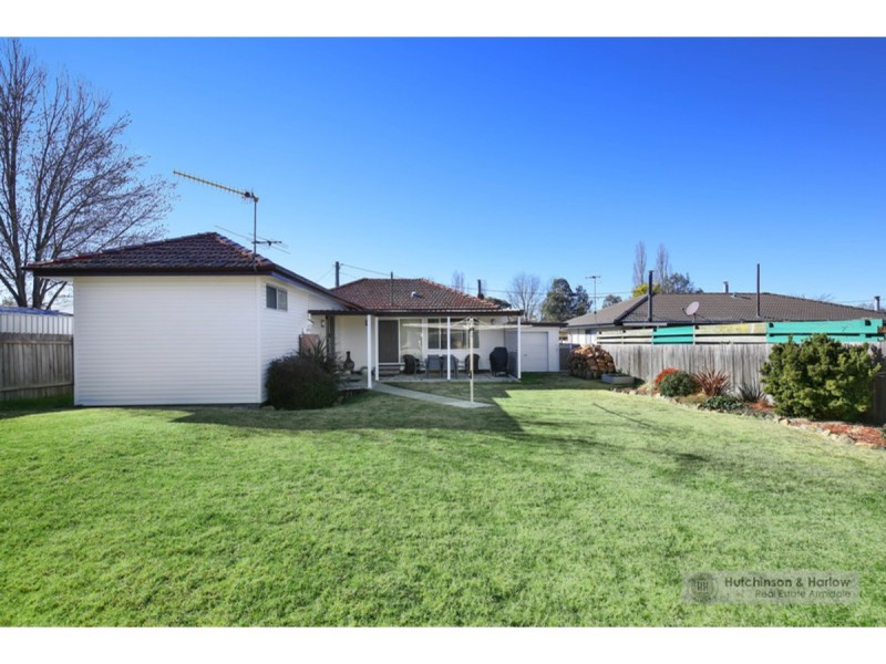 10 Holmes Avenue, Armidale NSW 2350