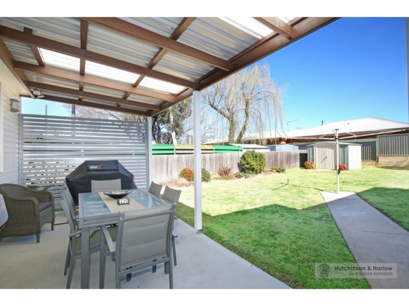 10 Holmes Avenue, Armidale NSW 2350