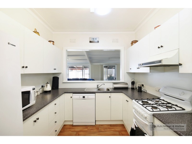 10 Holmes Avenue, Armidale NSW 2350