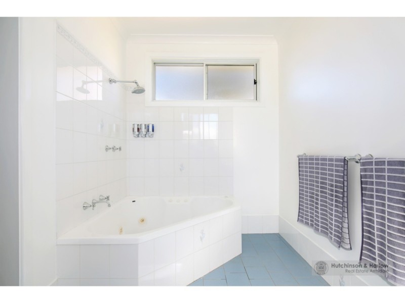 10 Holmes Avenue, Armidale NSW 2350