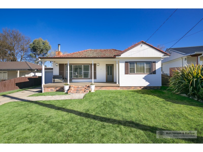 10 Holmes Avenue, Armidale NSW 2350