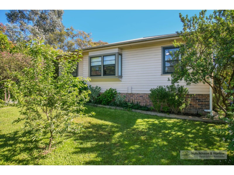 17 College Avenue, Armidale NSW 2350