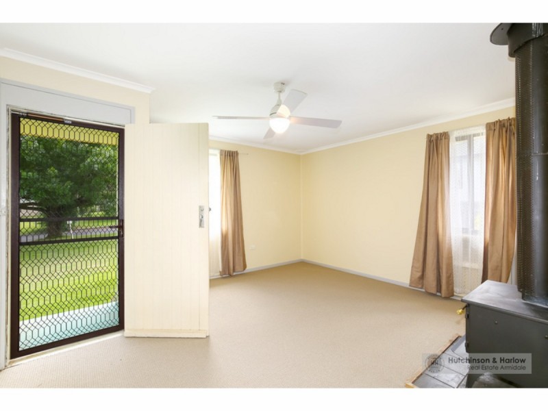 4 P G Love Avenue, Armidale NSW 2350