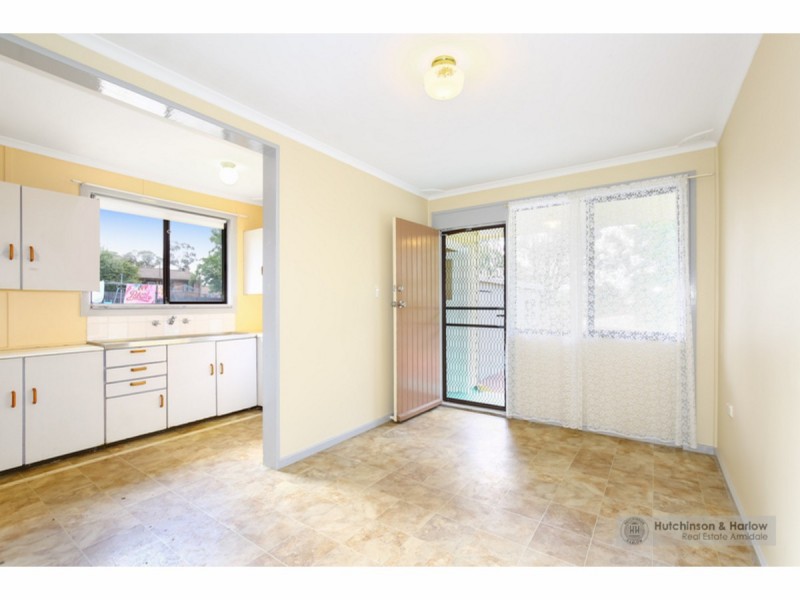 4 P G Love Avenue, Armidale NSW 2350