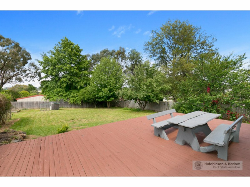 4 P G Love Avenue, Armidale NSW 2350