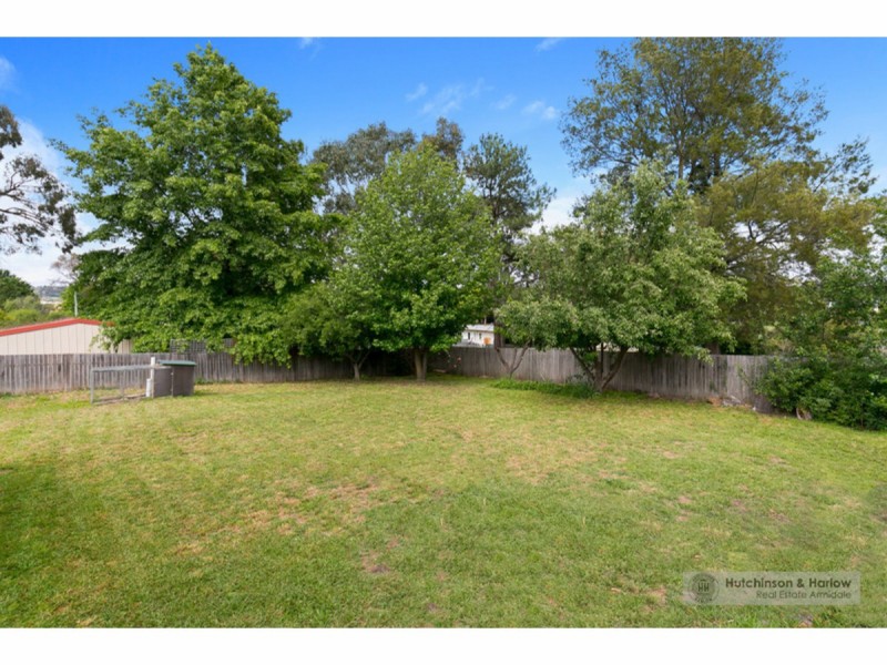 4 P G Love Avenue, Armidale NSW 2350