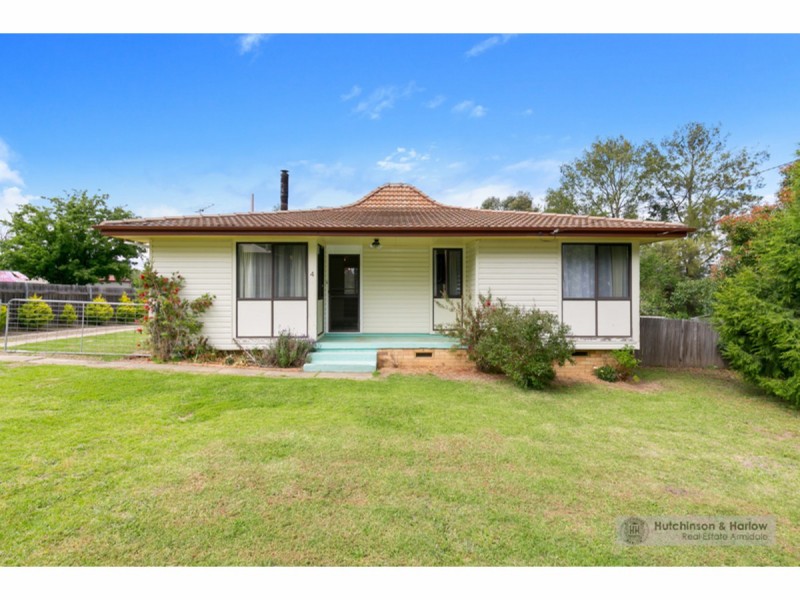 4 P G Love Avenue, Armidale NSW 2350