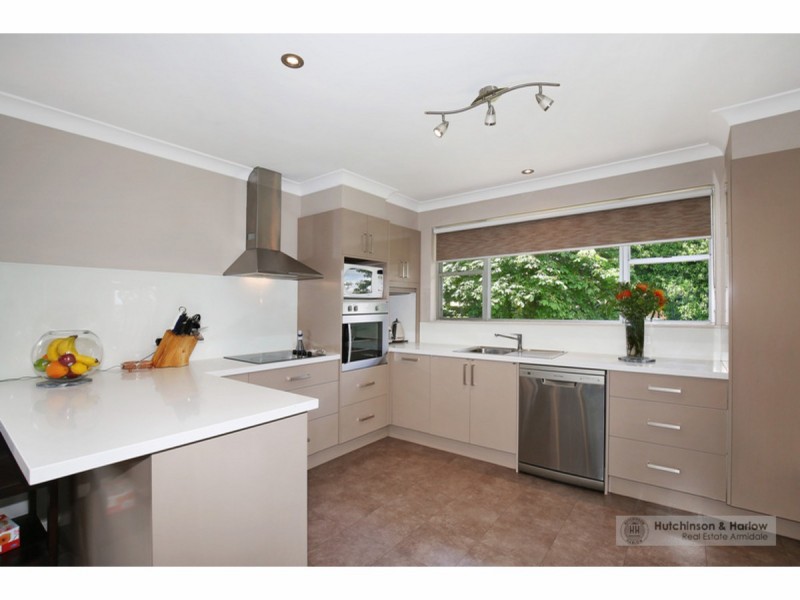 13 Freeman Crescent, Armidale NSW 2350