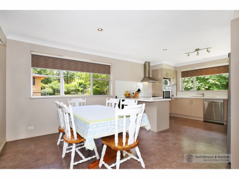 13 Freeman Crescent, Armidale NSW 2350