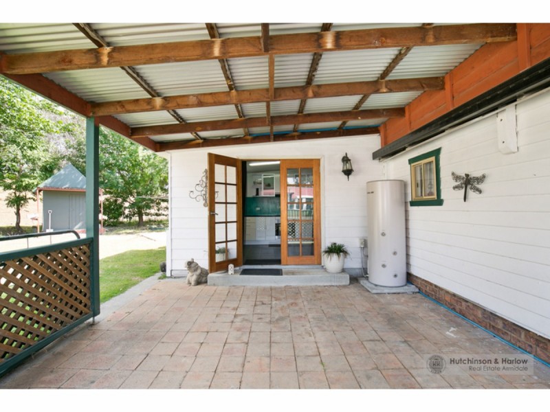 18 Samuelson Crescent, Armidale NSW 2350