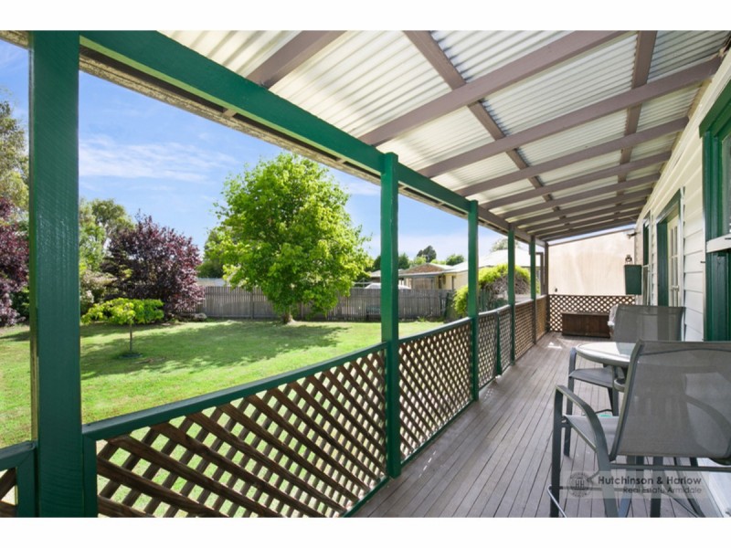 18 Samuelson Crescent, Armidale NSW 2350