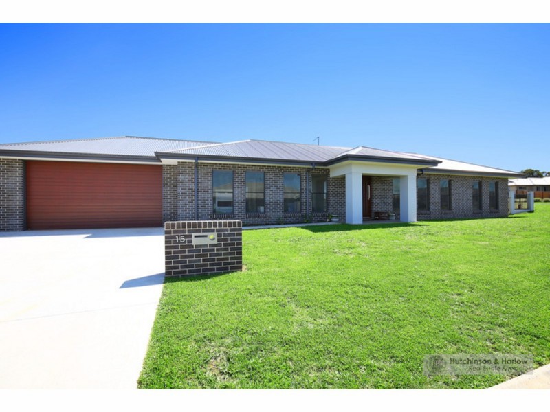 15 Spearmount Drive, Armidale NSW 2350