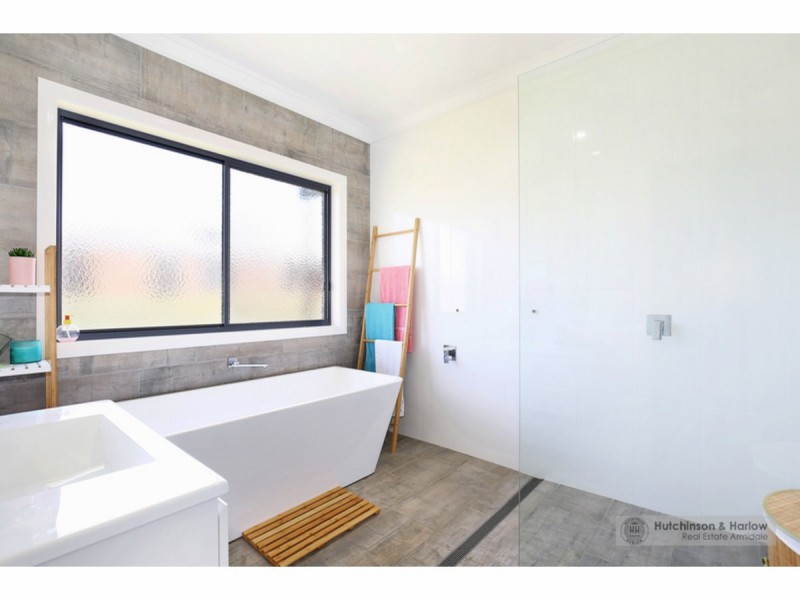 15 Spearmount Drive, Armidale NSW 2350