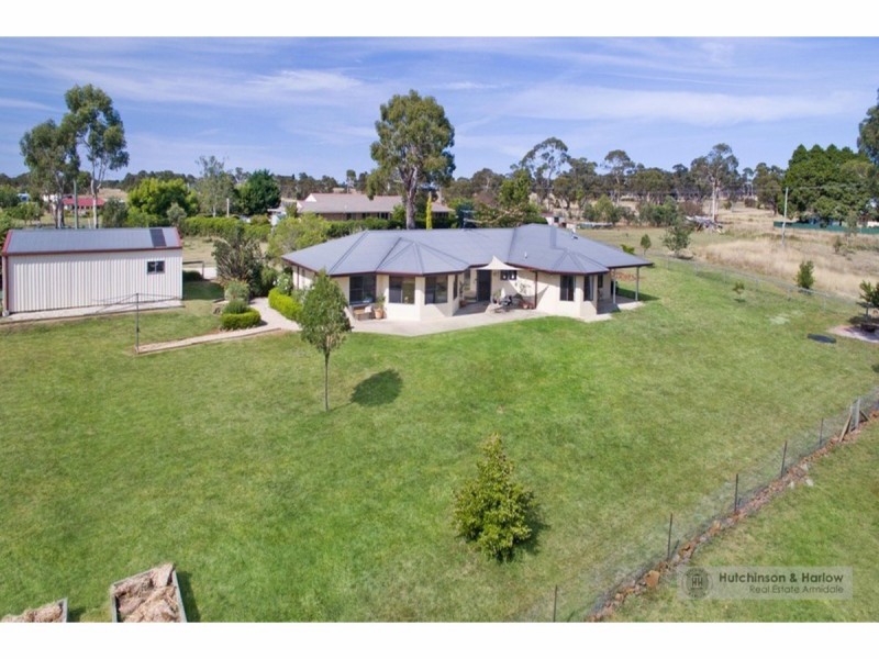 2 Durham Road, Armidale NSW 2350