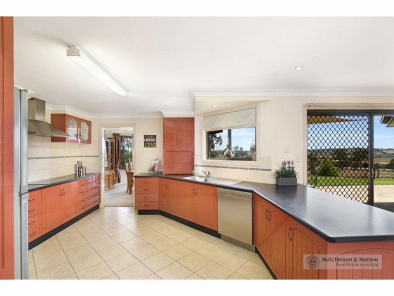 2 Durham Road, Armidale NSW 2350