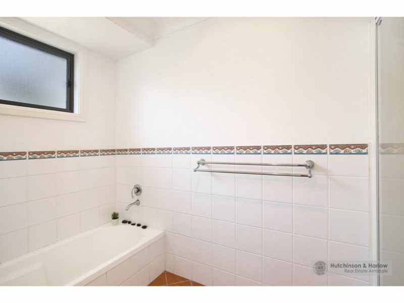 2 Durham Road, Armidale NSW 2350