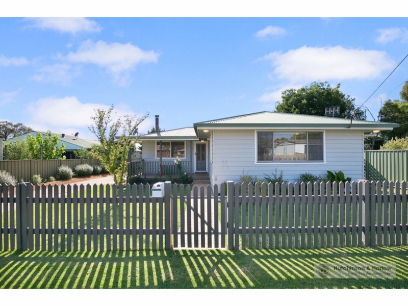 1 Monkton Avenue, Armidale NSW 2350