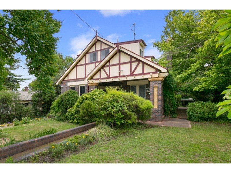 147 Barney Street, Armidale NSW 2350 Hutchinson & Harlow Real Estate