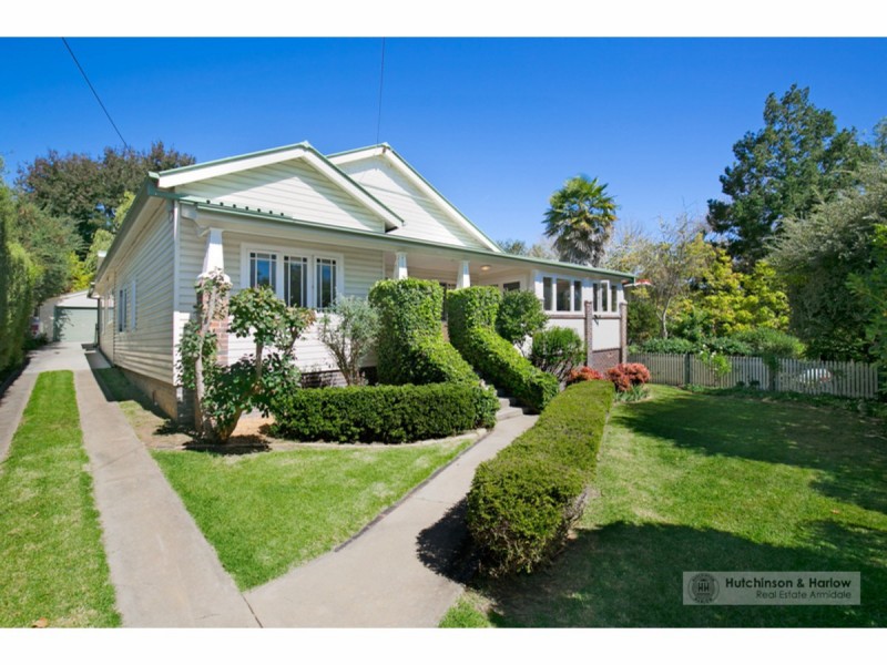 6 Reginald Avenue, Armidale NSW 2350