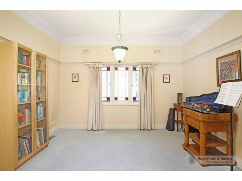 6 Reginald Avenue, Armidale NSW 2350