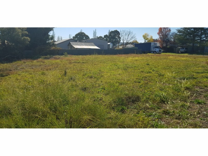 2 Southern Cross Drive, Armidale NSW 2350