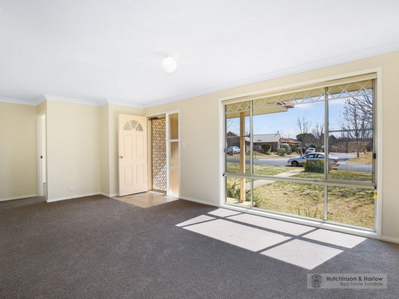 8 Fiona Place, Armidale NSW 2350