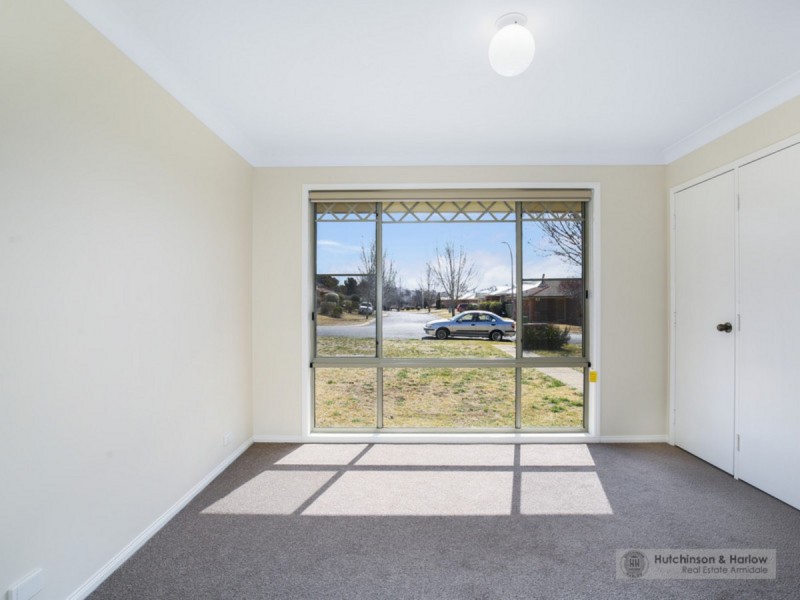 8 Fiona Place, Armidale NSW 2350