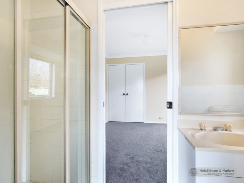 8 Fiona Place, Armidale NSW 2350