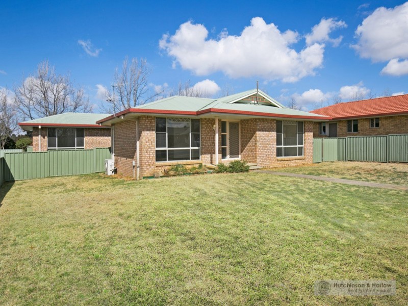 8 Fiona Place, Armidale NSW 2350