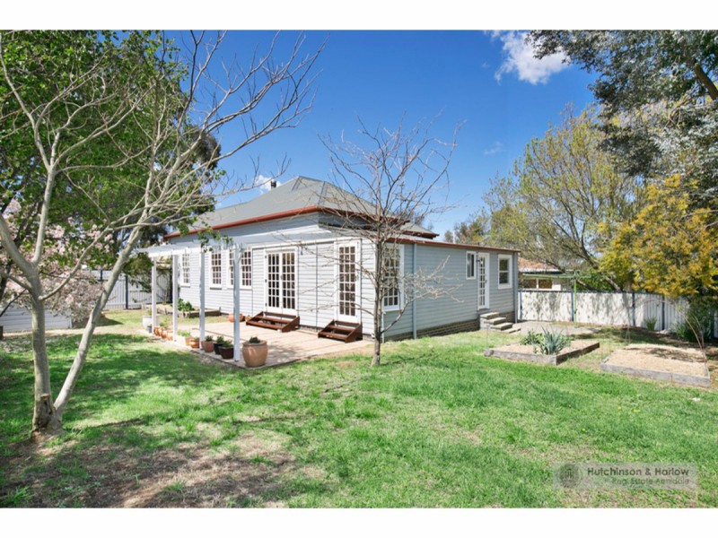 6 Taylor Street, Armidale NSW 2350