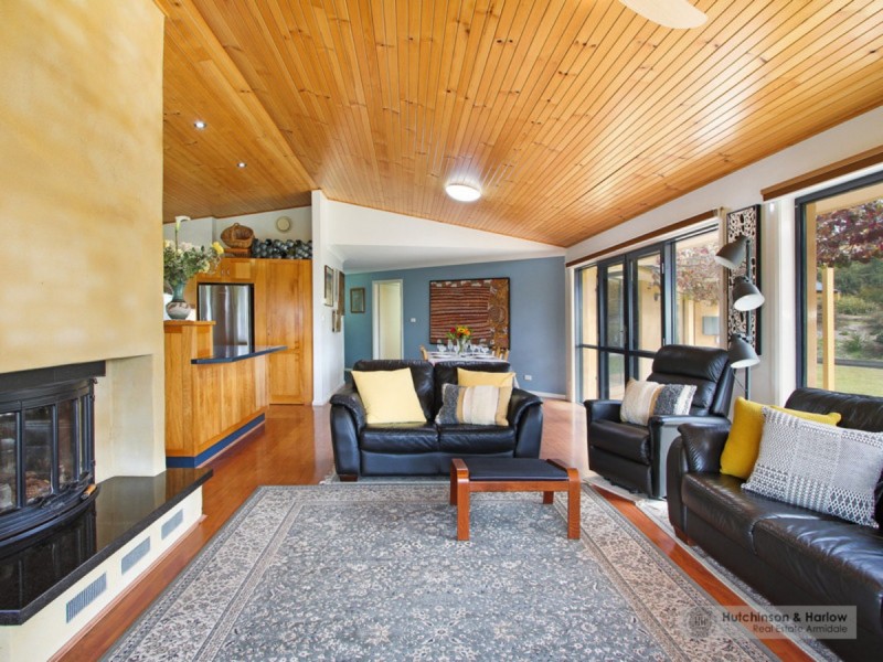 36 Sattlers Road, Armidale NSW 2350