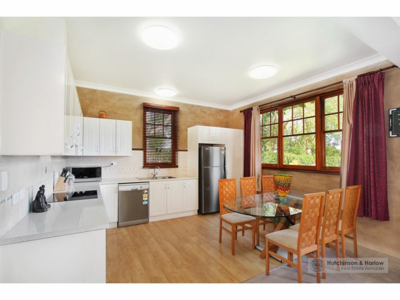 2 Everett Street, Uralla NSW 2358