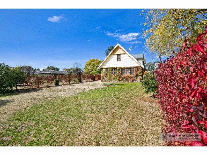 2 Everett Street, Uralla NSW 2358