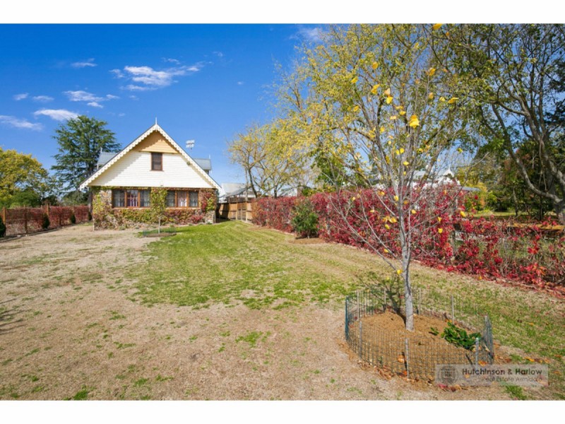 2 Everett Street, Uralla NSW 2358