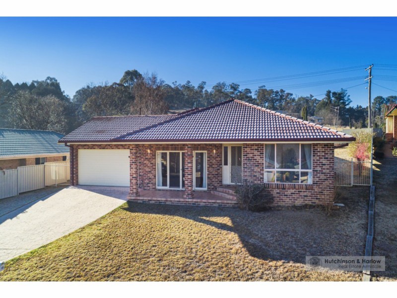 13 Williams Place, Armidale NSW 2350