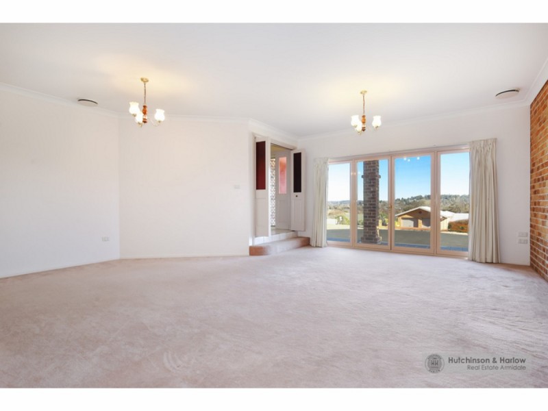 13 Williams Place, Armidale NSW 2350