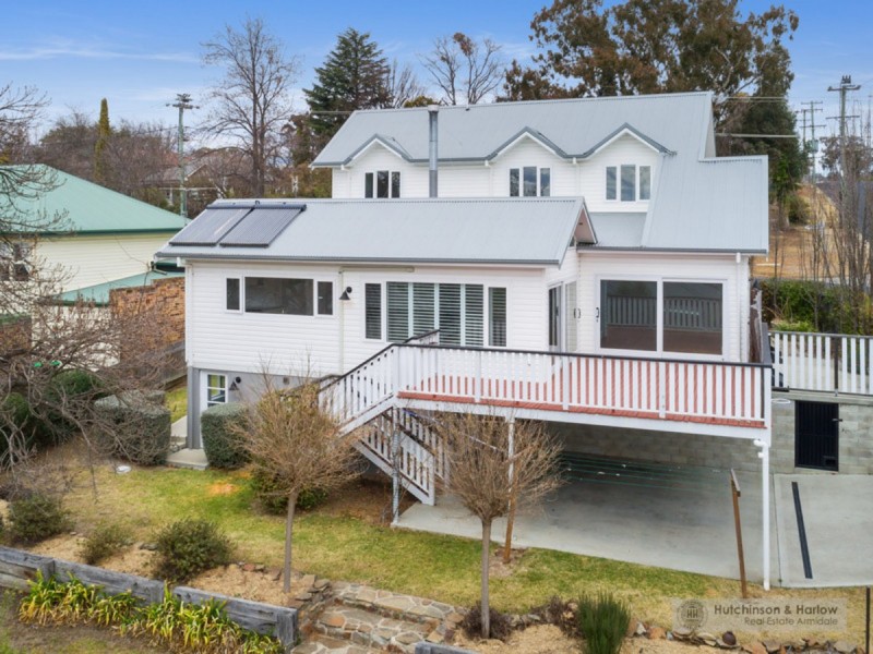 35 Garibaldi Street, Armidale NSW 2350