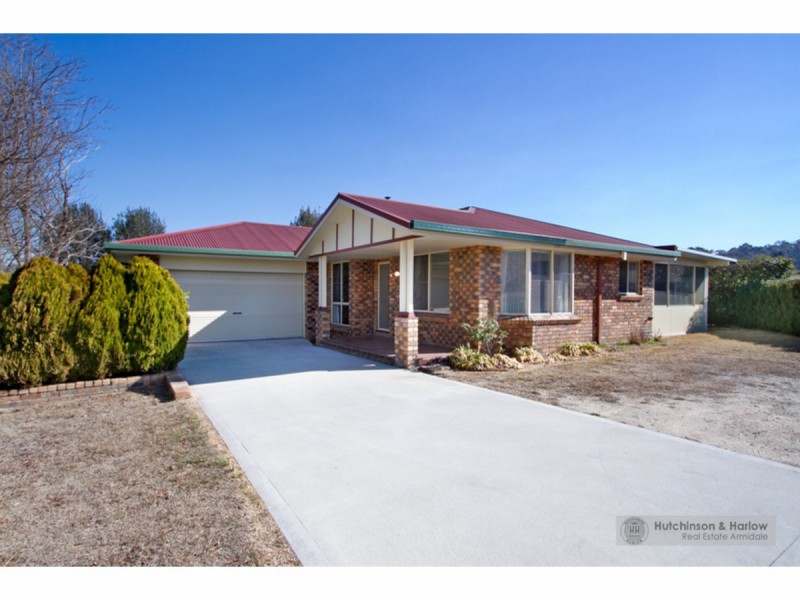 1 Ishbell Drive, Armidale NSW 2350