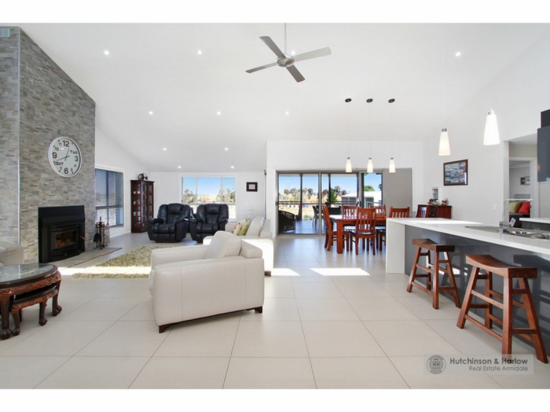 8 Welbourn Place, Armidale NSW 2350