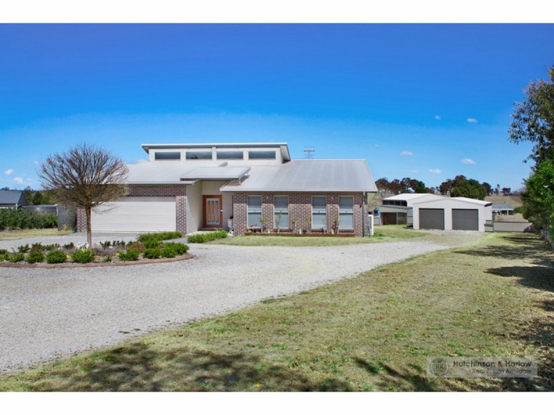 8 Welbourn Place, Armidale NSW 2350