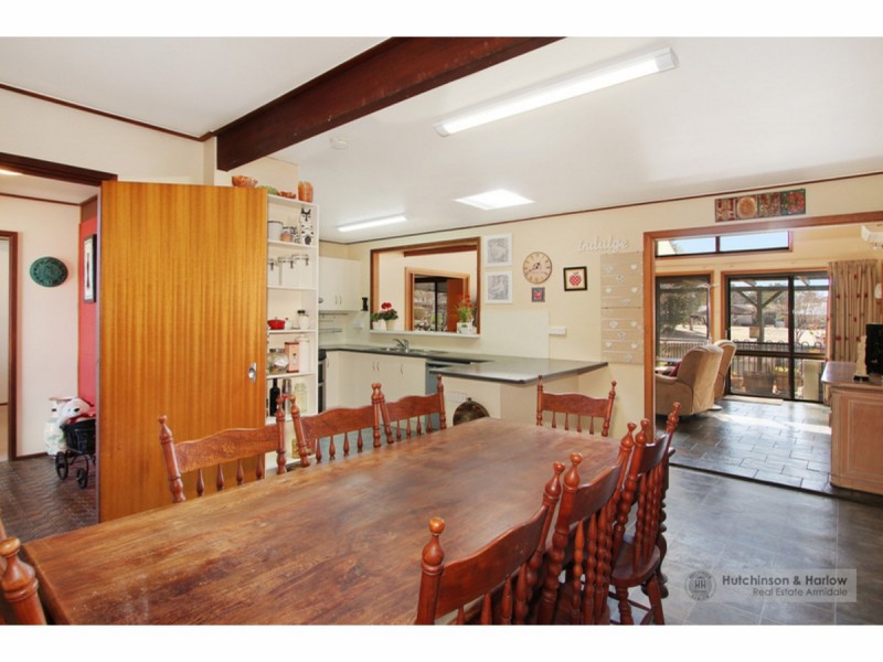 37 Lynches Road, Armidale NSW 2350