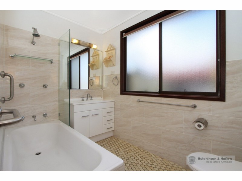 37 Lynches Road, Armidale NSW 2350