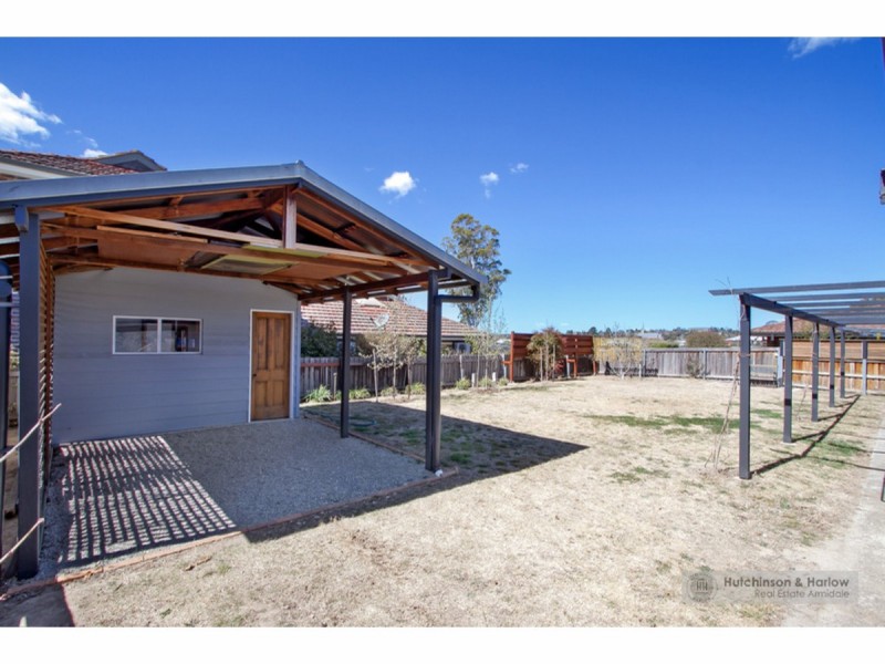 7 Hughes Place, Armidale NSW 2350