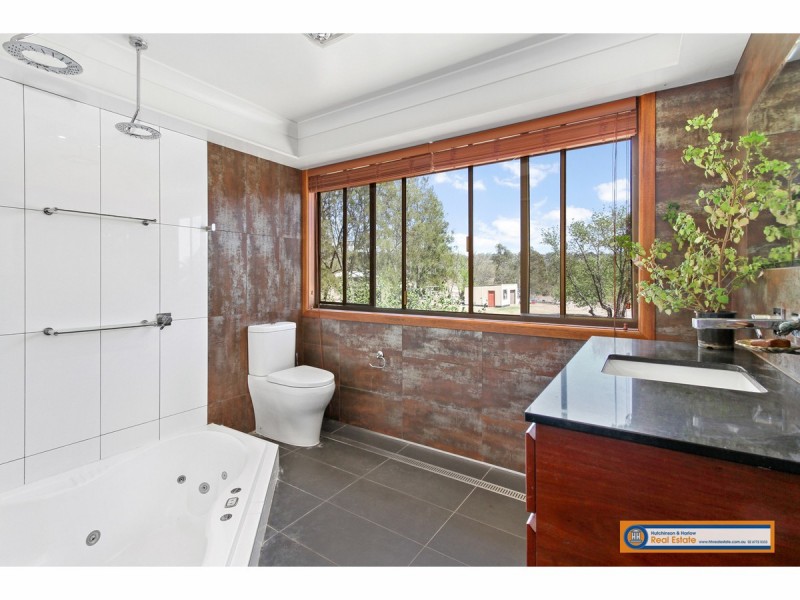 16 Dangarsleigh Road, Armidale NSW 2350