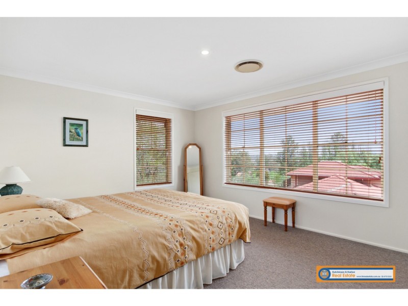 33 Bishop Crescent, Armidale NSW 2350