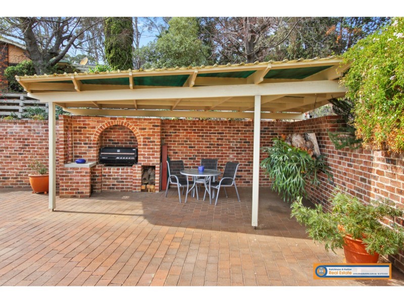 33 Bishop Crescent, Armidale NSW 2350
